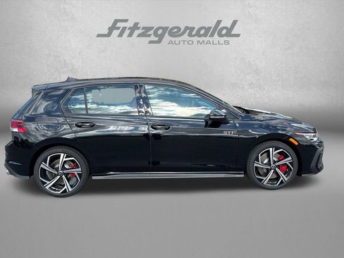 New 2026 Volkswagen GTI SE FWD image 4