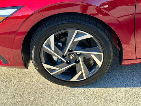 Certified 2025 Hyundai Elantra Sport image 11