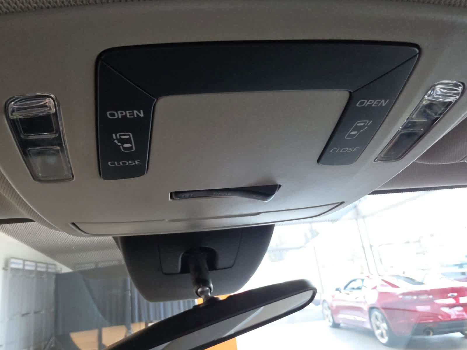 Used 2024 Toyota Sienna AWD image 21