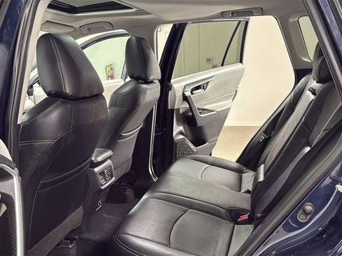 Used 2019 Toyota RAV4 XLE w/ Convenience Package image 15