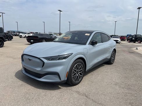 Used 2025 Ford Mustang Mach-E Premium image 7