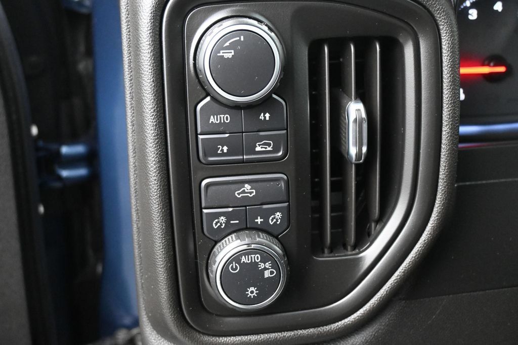 Used 2019 Chevrolet Silverado 1500 W/T w/ WT Convenience Package AWD/4WD image 4
