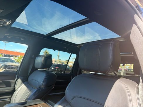 Used 2023 Jeep Grand Wagoneer 4WD image 12