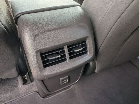 Used 2024 Chevrolet Equinox LT image 24