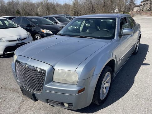 Used 2006 Chrysler 300 Touring image 2
