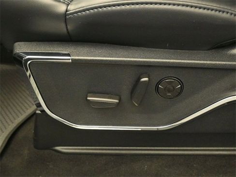 New 2026 Ford F250 Platinum w/ FX4 Off-Road Package image 13