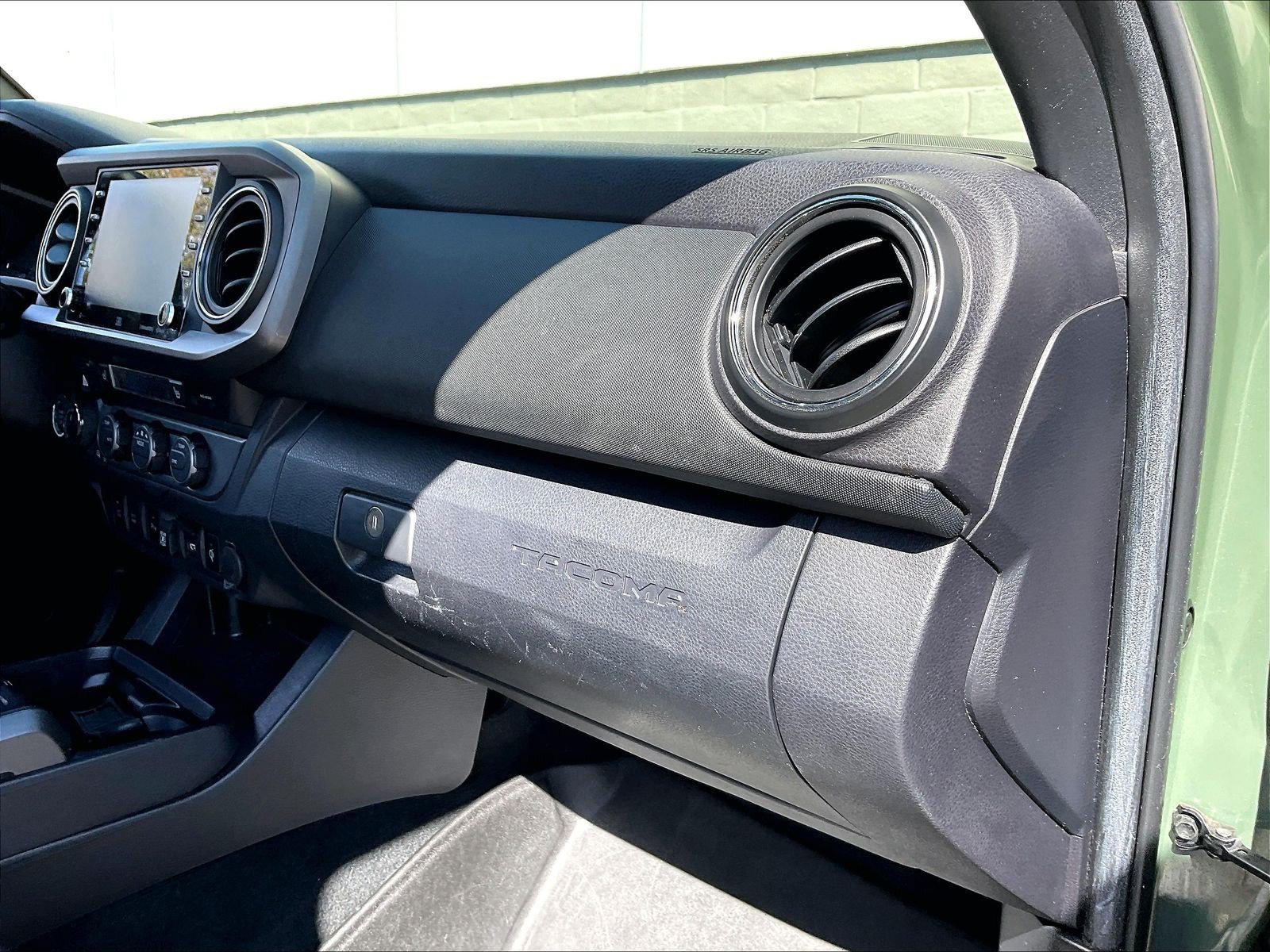 Used 2021 Toyota Tacoma TRD Off-Road w/ TRD Premium Off Road Package AWD/4WD image 16
