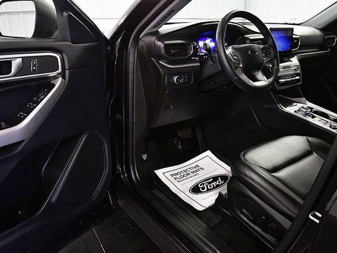 Used 2022 Ford Explorer XLT w/ Equipment Group 202A image 17