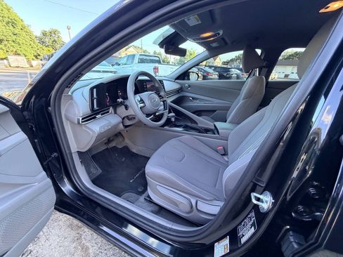 Used 2023 Hyundai Elantra SEL FWD image 52