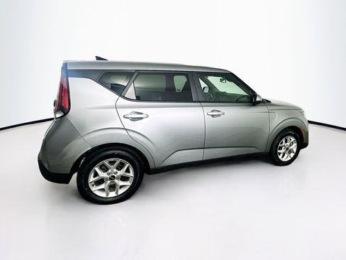 Used 2023 Kia Soul LX w/ LX Technology Package FWD image 10