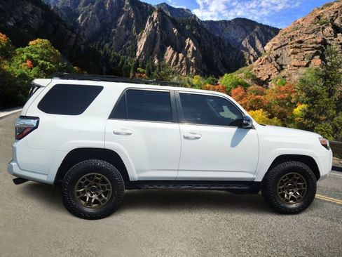 Used 2023 Toyota 4Runner 40th Anniversary SE AWD/4WD image 2