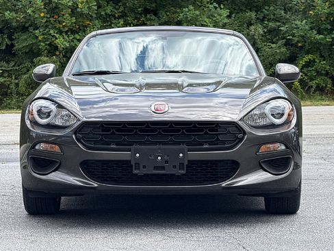 Used 2017 FIAT 124 Spider Classica image 2
