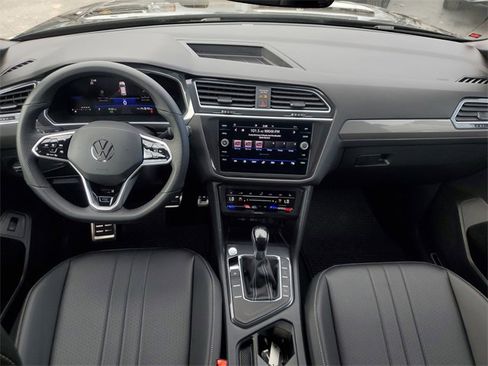 Certified 2024 Volkswagen Tiguan SE R-Line image 15