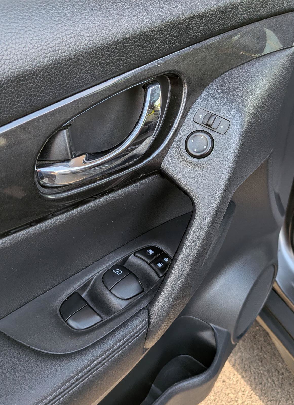 Used 2020 Nissan Rogue SV AWD/4WD image 14