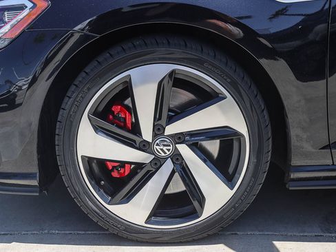 Used 2018 Volkswagen GTI SE FWD image 9