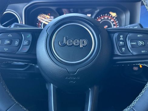 Certified 2025 Jeep Gladiator Rubicon w/ Safety Group image 25