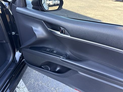 Used 2020 Toyota Camry LE w/ Carpet Mat Package image 21