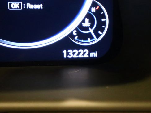 Used 2023 Hyundai Sonata Limited w/ Preferred Accessory Package image 14