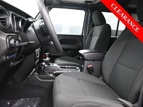 Used 2023 Jeep Wrangler Unlimited w/ Convenience Group image 17