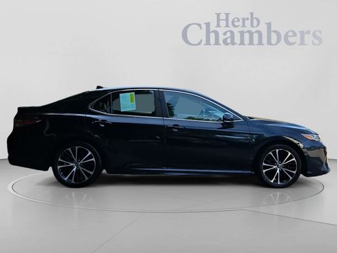 Used 2018 Toyota Camry SE w/ Audio Package FWD image 12