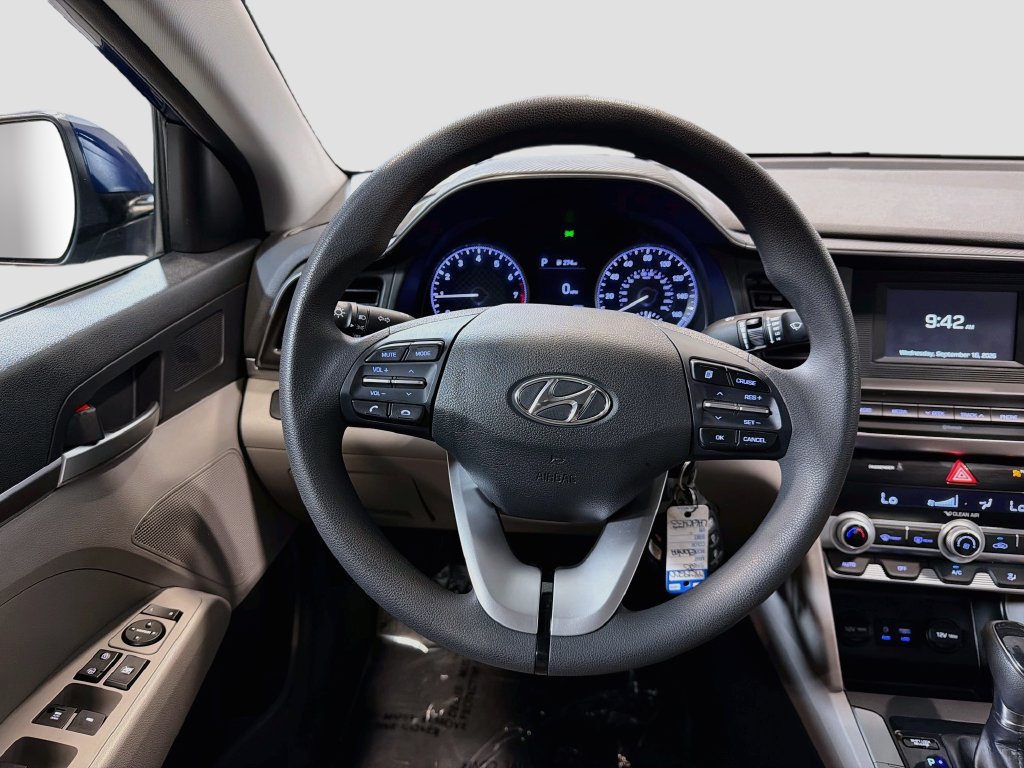Used 2020 Hyundai Elantra SE FWD image 23