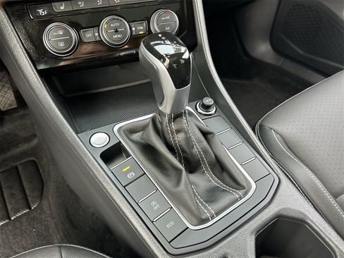 Certified 2024 Volkswagen Jetta SE w/ Panoramic Sunroof Package image 27