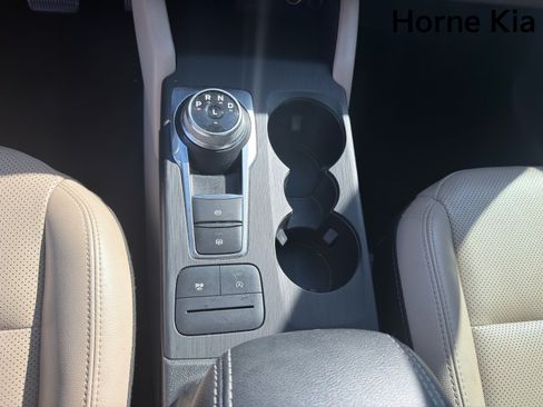 Used 2022 Ford Escape SEL FWD image 18