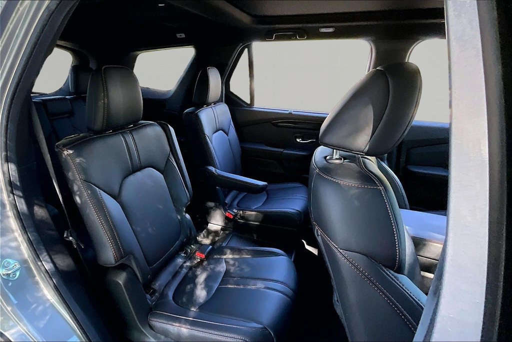 Certified 2025 Honda Pilot TrailSport image 17