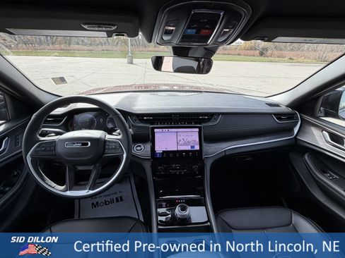 Used 2025 Jeep Grand Cherokee Limited image 17