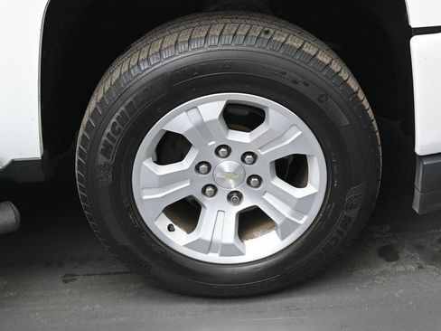 Used 2018 Chevrolet Silverado 1500 LT w/ All Star Edition image 33