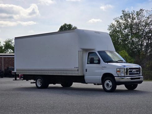 Used 2016 Ford E-350 and Econoline 350 Super Duty RWD image 6