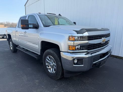Used 2016 Chevrolet Silverado 3500 LT w/ LT Convenience Package image 3