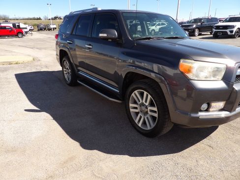 Used 2012 Toyota 4Runner Limited AWD/4WD image 4