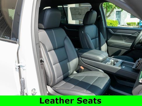 Used 2026 GMC Acadia Elevation w/ Black Edition image 9