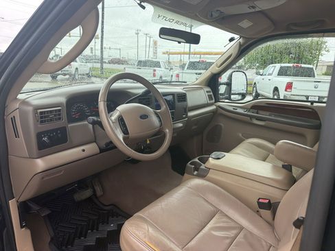 Used 2004 Ford F350 Lariat image 9