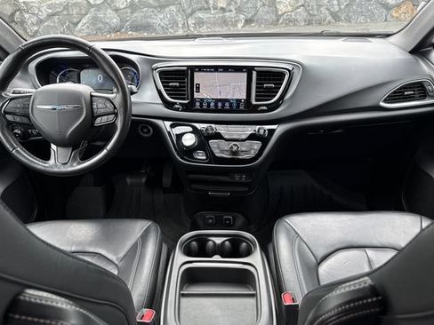Used 2019 Chrysler Pacifica Touring-L w/ S Appearance Package FWD image 8