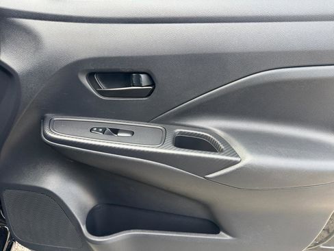 Used 2021 Nissan Versa S image 23