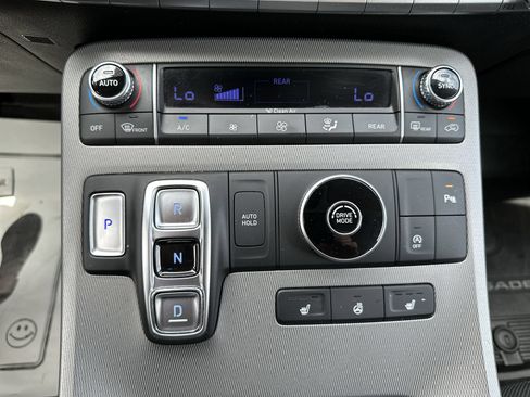 Used 2021 Hyundai Palisade SEL w/ Premium Package FWD image 21