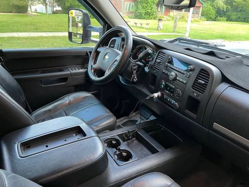 Used 2014 Chevrolet Silverado 2500 LT w/ Interior Plus Package image 20