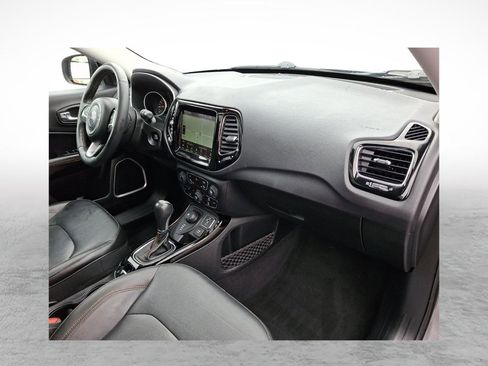 Used 2018 Jeep Compass Limited w/ Navigation Group image 12