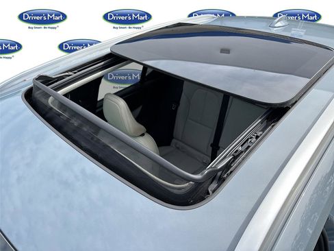 Used 2020 Volvo XC40 T5 Momentum w/ Protection Package Premier image 23