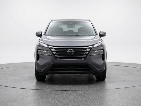 Used 2025 Nissan Rogue SV AWD/4WD image 2