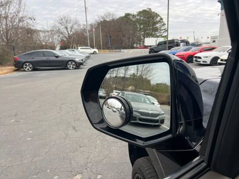 Used 2021 GMC Yukon SLT w/ SLT Luxury Plus Package image 13