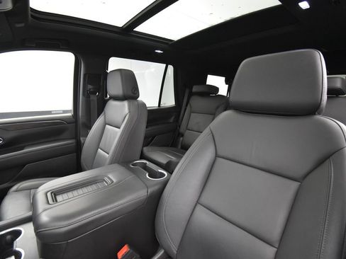 Used 2024 Chevrolet Tahoe LT w/ Luxury Package image 14