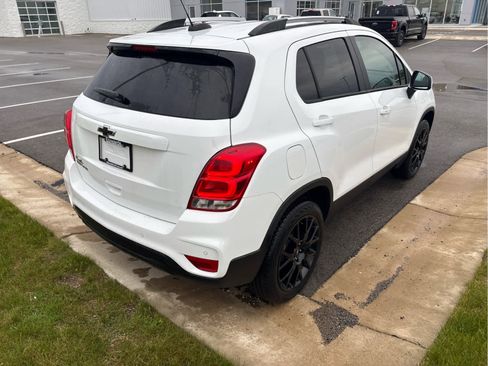 Used 2022 Chevrolet Trax LT w/ Driver Confidence Package AWD/4WD image 3