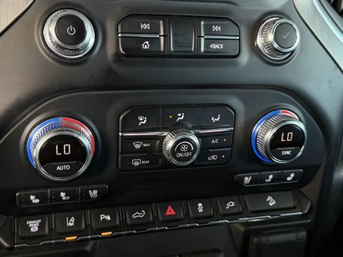 Used 2022 GMC Sierra 3500 Denali image 41