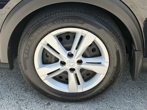 Certified 2025 Nissan Kicks Play S FWD image 17