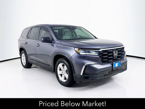 Used 2023 Honda Pilot LX image 1