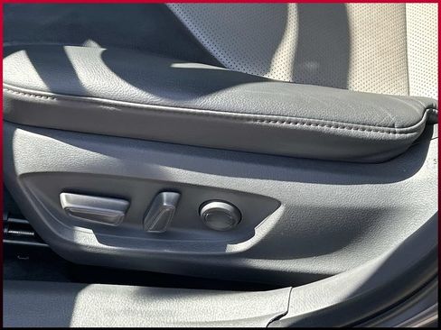 Used 2020 Toyota Camry XLE w/ Navigation Package AWD/4WD image 16