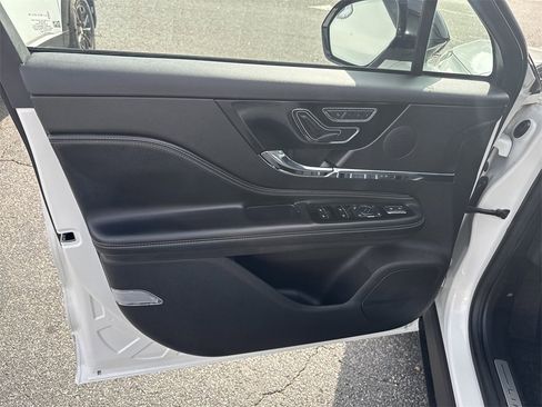 Used 2023 Lincoln Corsair Reserve w/ Equipment Group 201A image 10